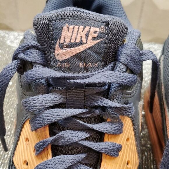 NIKE AIR MAX Women's - Size 9 1/2 - Picture 4 of 9